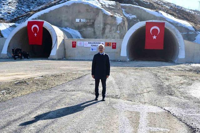 Ulaştırma ve Altyapı Bakanı Uraloğlu: "2026 yılının ilk yarısı içerisinde tüneli hizmete açmış olacağız" 5