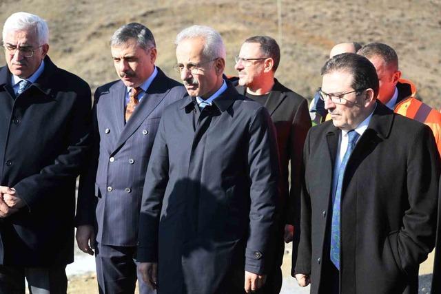 Ulaştırma ve Altyapı Bakanı Uraloğlu: "2026 yılının ilk yarısı içerisinde tüneli hizmete açmış olacağız" 2