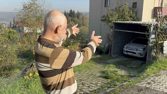 Altın çantasıyla evine girmek isteyen yaşlı adam gasbedildi: Dehşet anları kamerada 2