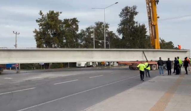 Tonlarca ağırlıktaki beton blok taşıyan tırın tekeri koptu 1