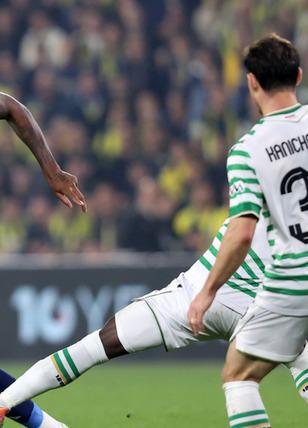 Fenerbahçeli jhon Duran'a UEFA'dan ceza! İşte kaçıracağı maçlar