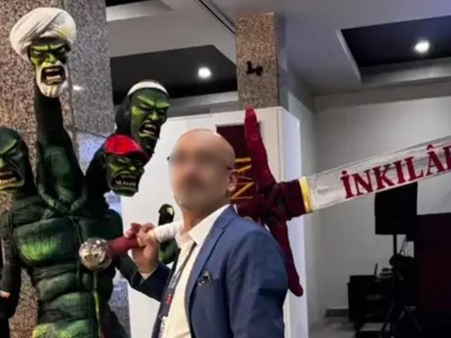 Heykeli yapana da sergileyene de gözaltı! Kılıçlı görüntüler gündem oldu