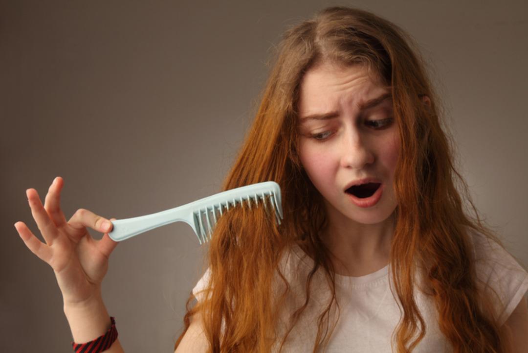 Ünlü kuaförden bakım sırları: Bu 7 yöntemle saçların kabarmasın! Saçın neden kabarıyor? 2