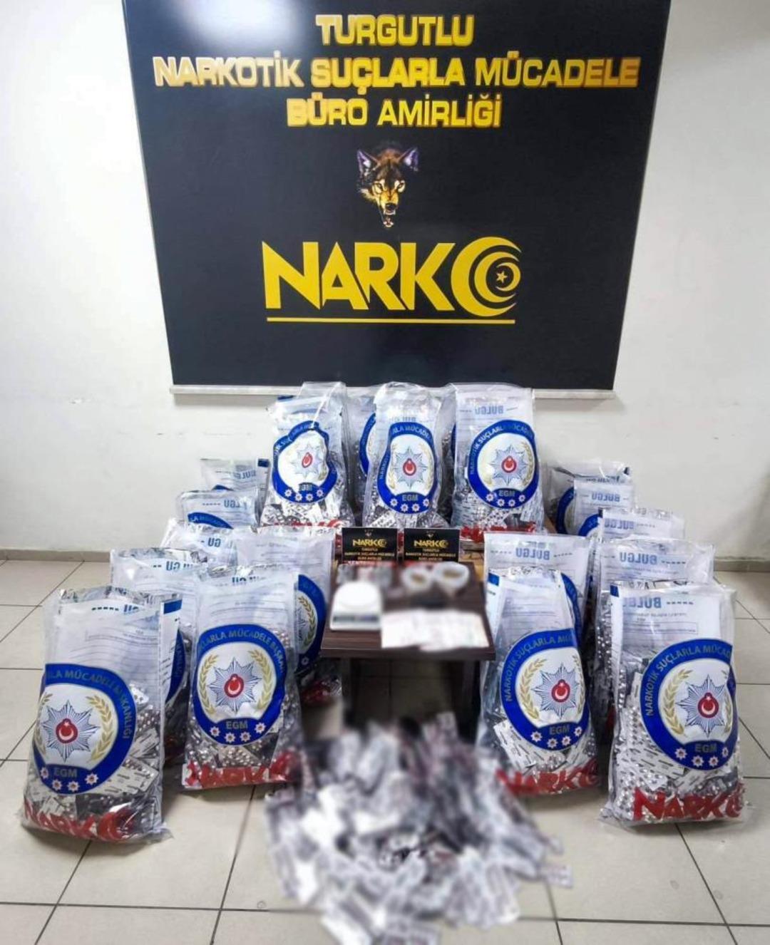 Piyasaya süreceklerdi: 83 bin sentetik ecza ele geçirildi 1