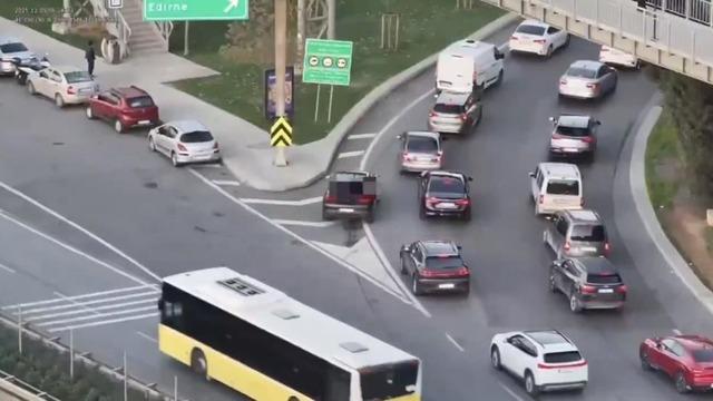 Beykoz'da kaynak manevrası pahalıya patladı: 32 sürücüye 69 bin lira ceza kesildi