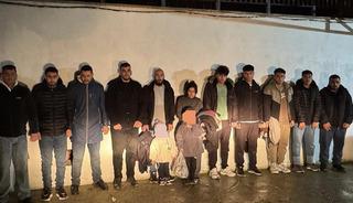 Edirne'de kaçak göçmen operasyonu! 13 kişi yakalandı