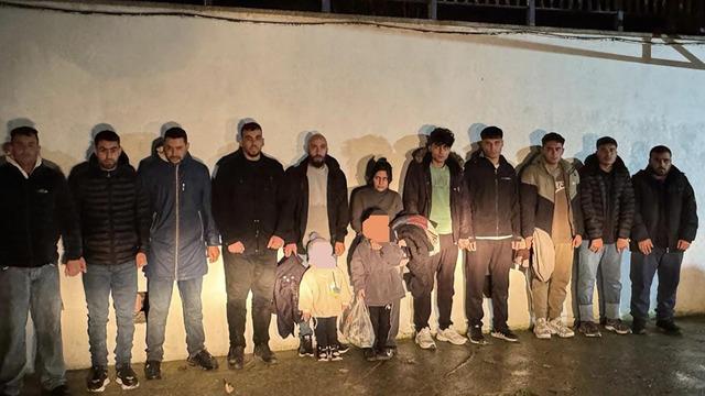 Edirne'de kaçak göçmen operasyonu! 13 kişi yakalandı
