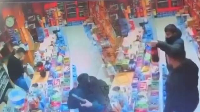 Her şey 10 bin TL için! Bağcılar'da alamadığı para için gidip oğlunu vurdu