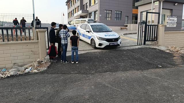 Şanlıurfa'da gıda zehirlenmesi şüphesiyle 25 öğrenci hastanelik oldu