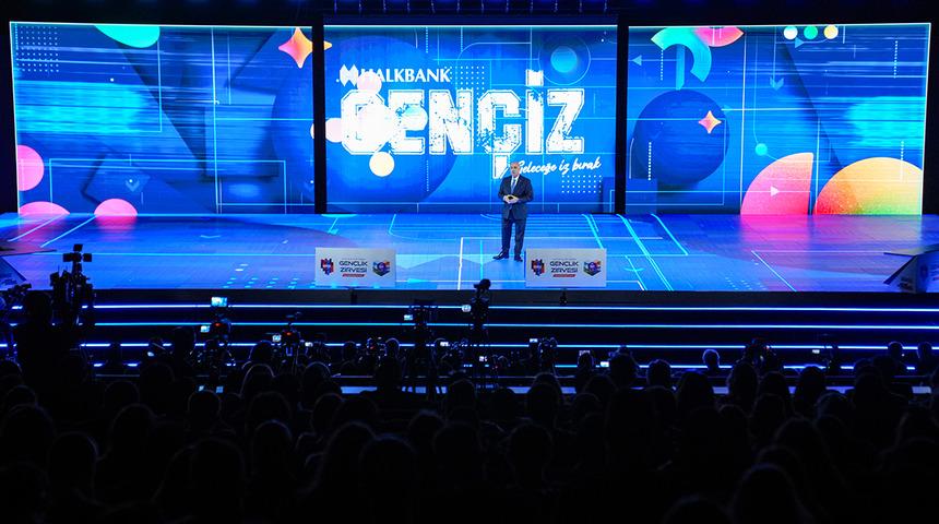 Halkbank Gençİz Zirvesi İstanbul’da 'İnsan 5.0' temasıyla binlerce genci bir araya getirdi