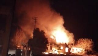 Tüplerin saklandığı ev alev aldı: Patlama anları kamerada