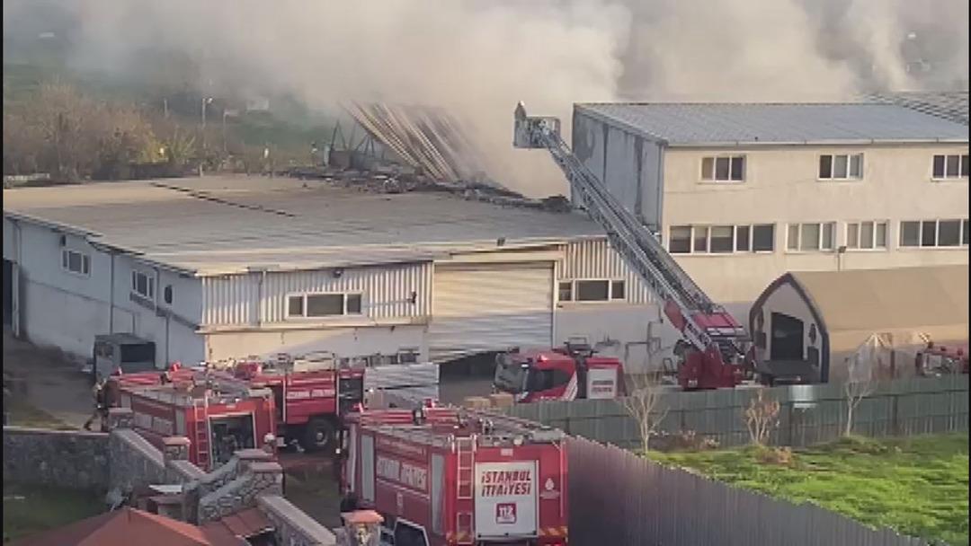 Tuzla da fabrika yangını! Dumanlar gökyüzünü kapladı 3