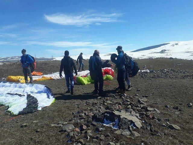 Ardahan’da yamaç paraşütü eğitimi