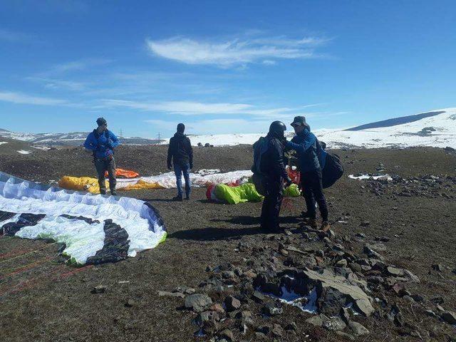 Ardahan’da yamaç paraşütü eğitimi