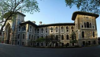 Yer: İstanbul Erkek Lisesi! Yatakhaneyi 'muşta' ve 'bıçakla' basıp 7 öğrenciye kabusu yaşattılar