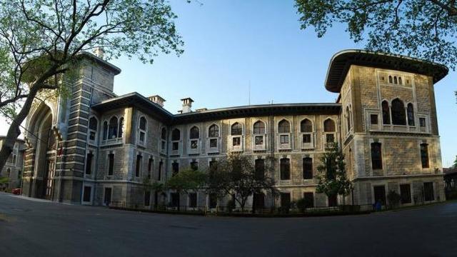 Yer: İstanbul Erkek Lisesi! Yatakhaneyi 'muşta' ve 'bıçakla' basıp 7 öğrenciye kabusu yaşattılar