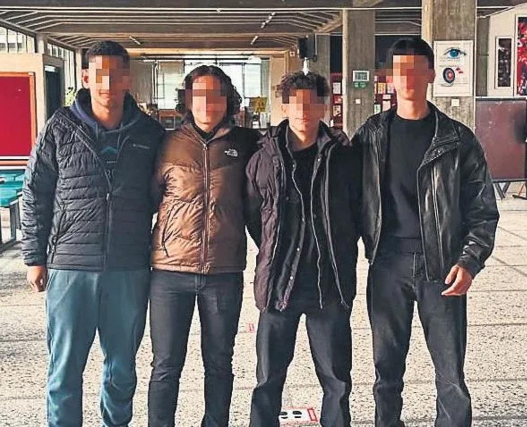 Yer: İstanbul Erkek Lisesi! Yatakhaneyi muşta ve bıçakla basıp 7 öğrenciye kabusu yaşattılar 4