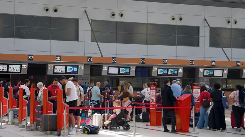 Bakan Uraloğlu açıkladı: 'Her gün 9 stadyum dolusu insan havayoluyla seyahat etti'