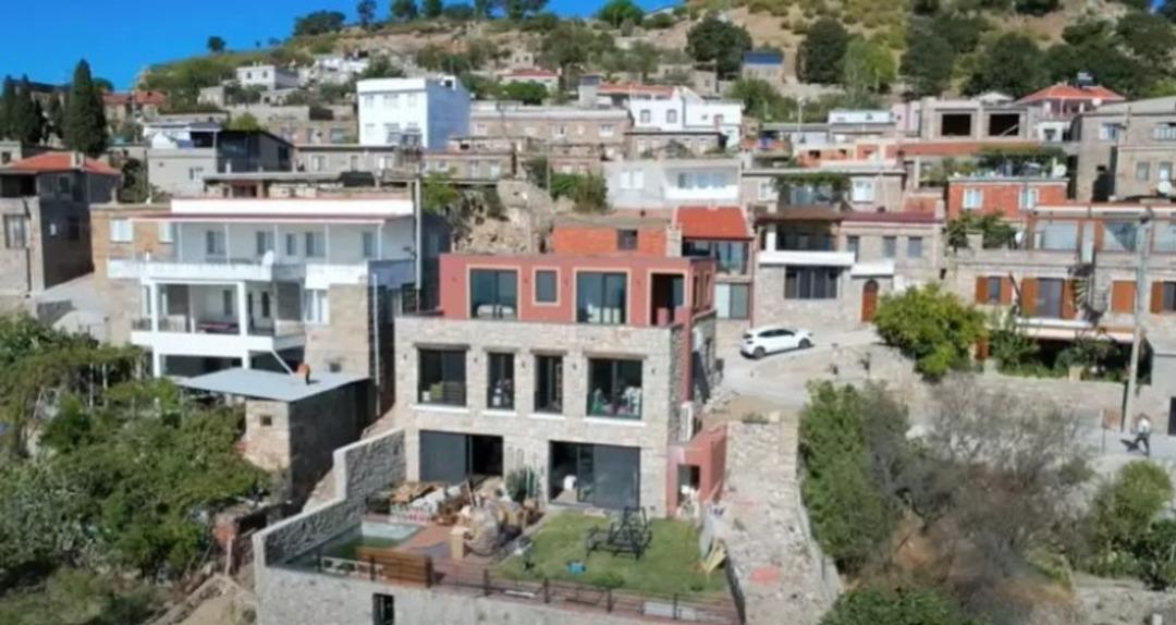 Ceyda Düvenci köye taş ev yaptırdı! Her detayı hayran bıraktı 2