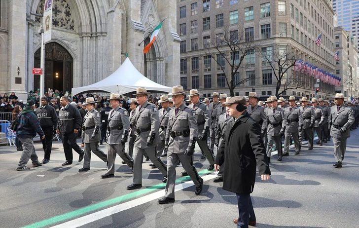 Chicago nehri yeşile boyandı  G5