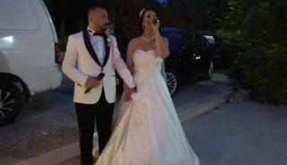 Düğünlerinde söyledikleri şarkı başlarına bela oldu!