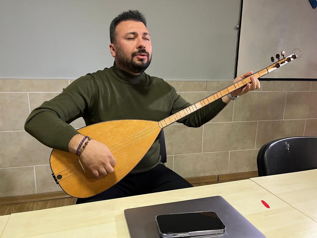 Düğünlerinde söyledikleri şarkı başlarına bela oldu: Önce tebrik etti, sonra dava açtı! 4