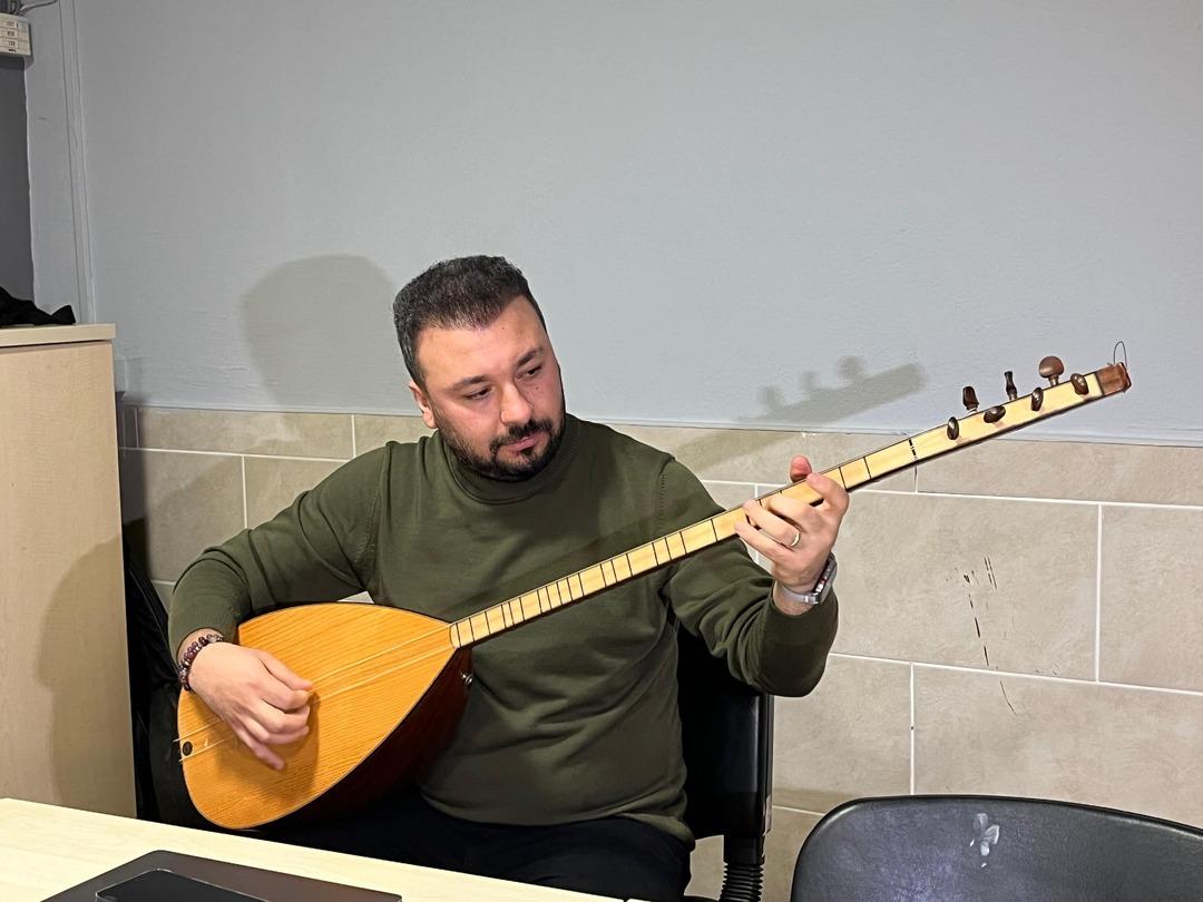 Düğünlerinde söyledikleri şarkı başlarına bela oldu: Önce tebrik etti, sonra dava açtı! 1