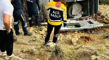 Gaziantep'te tarım işçilerini taşıyan minibüs kaza yaptı