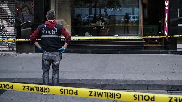 Esenyurt'ta kuyumcu çetesi paniği! Telefonla tehdit, reddedilince kurşun yağdırdılar