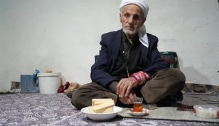 Yalnızca çay ve gofretle besleniyor! 50 yıldır yemek yemiyor