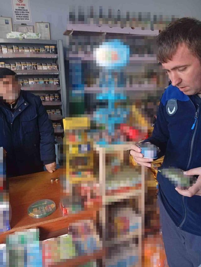 Pınarhisar’da zabıta ekiplerinden marketlere sıkı denetim 1