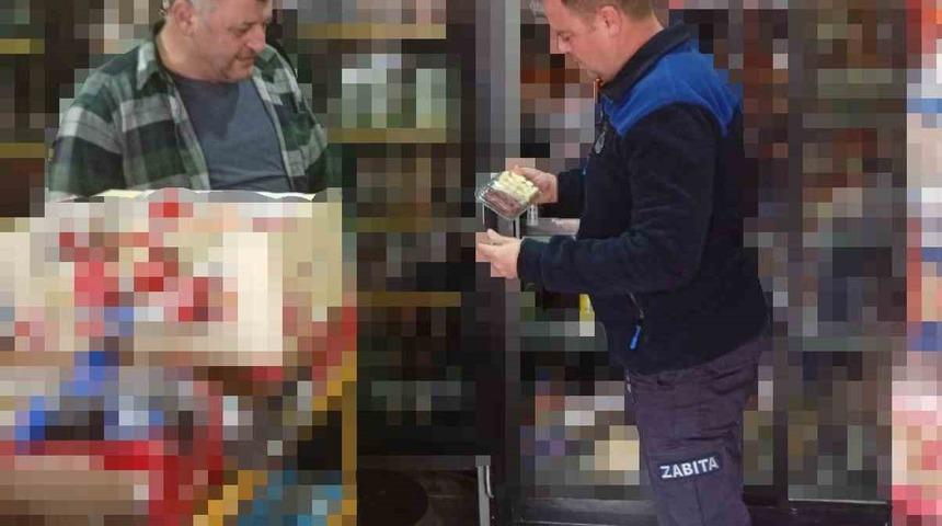 Pınarhisar’da zabıta ekiplerinden marketlere sıkı denetim