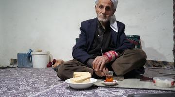 Muşlu Rüstem dede 50 yıldır sadece gofretle besleniyor! "Yokuşa vursa dağa çıkar"