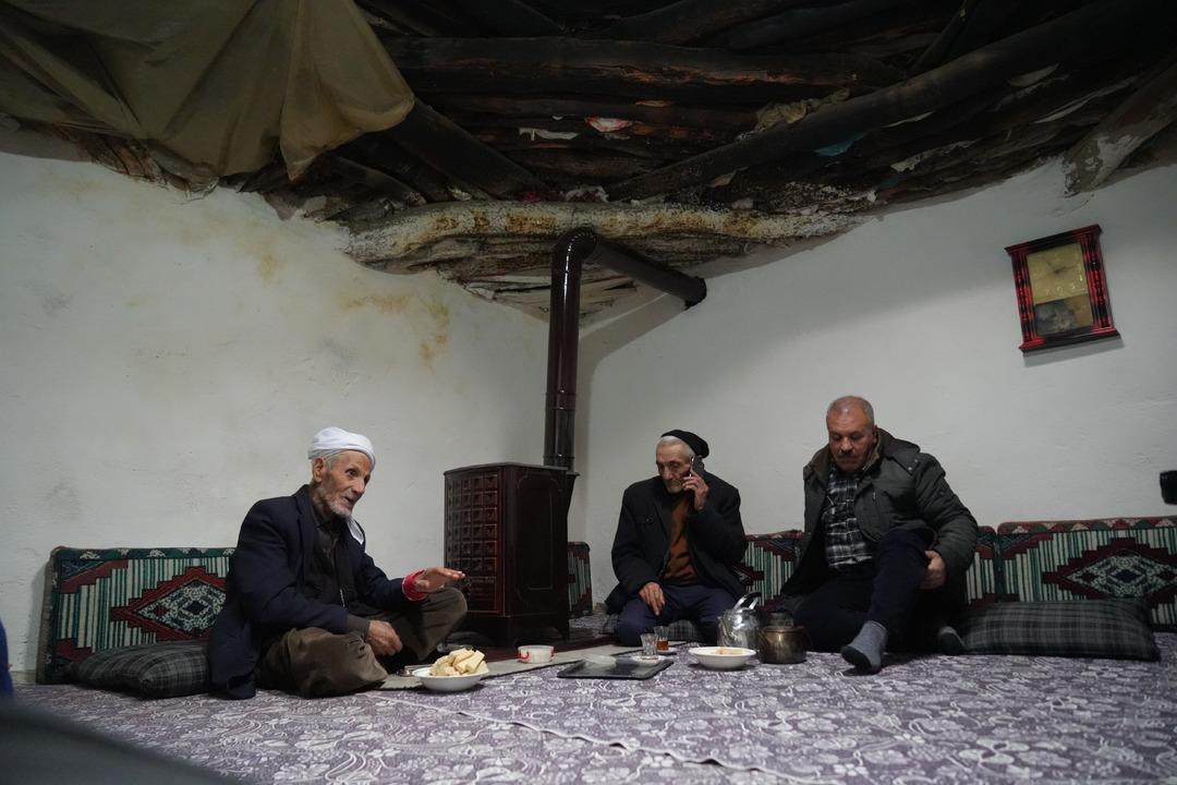 Muşlu Rüstem dede 50 yıldır sadece gofretle besleniyor! "Yokuşa vursa dağa çıkar" 3