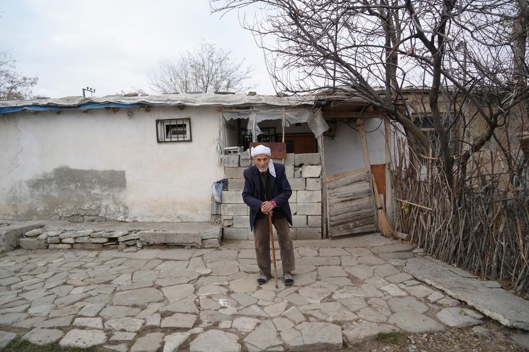 Muşlu Rüstem dede 50 yıldır sadece gofretle besleniyor! "Yokuşa vursa dağa çıkar" 5