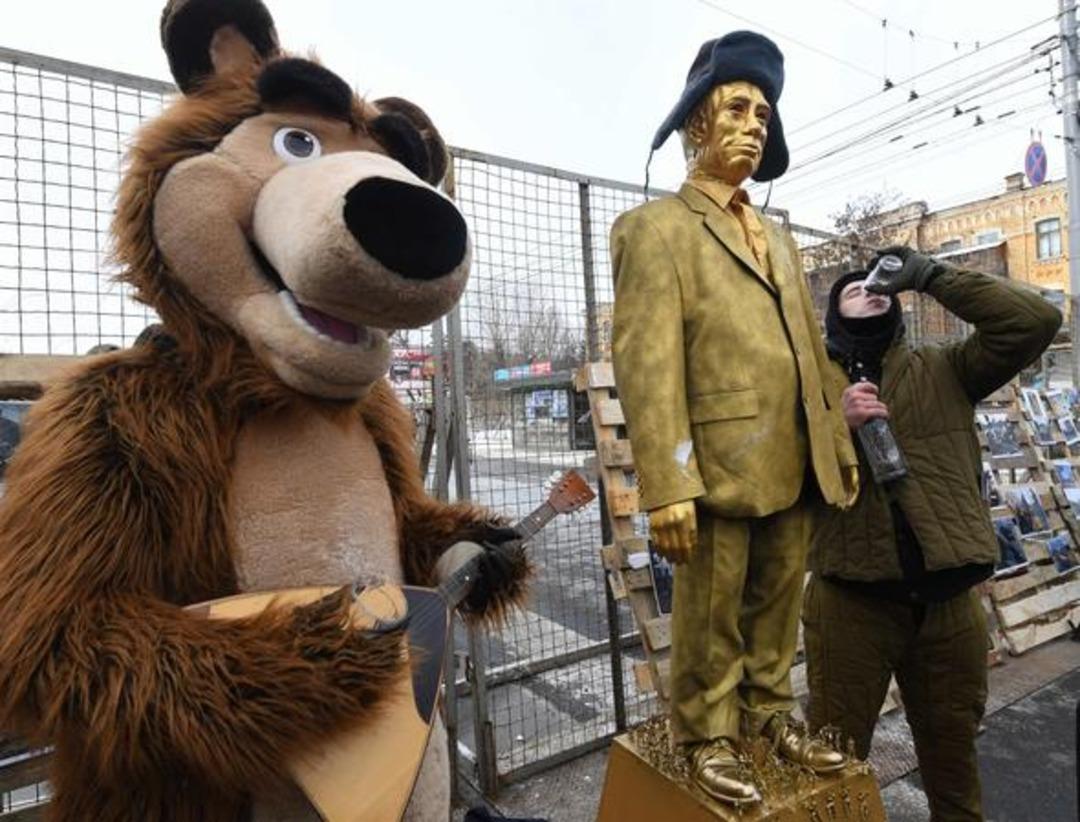 Rusya'daki 'sonucu belli' se&ccedil;imlerden &ccedil;ok ilgin&ccedil; kareler 