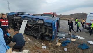 Cezaevi nakil aracı devrildi: 5 yaralı