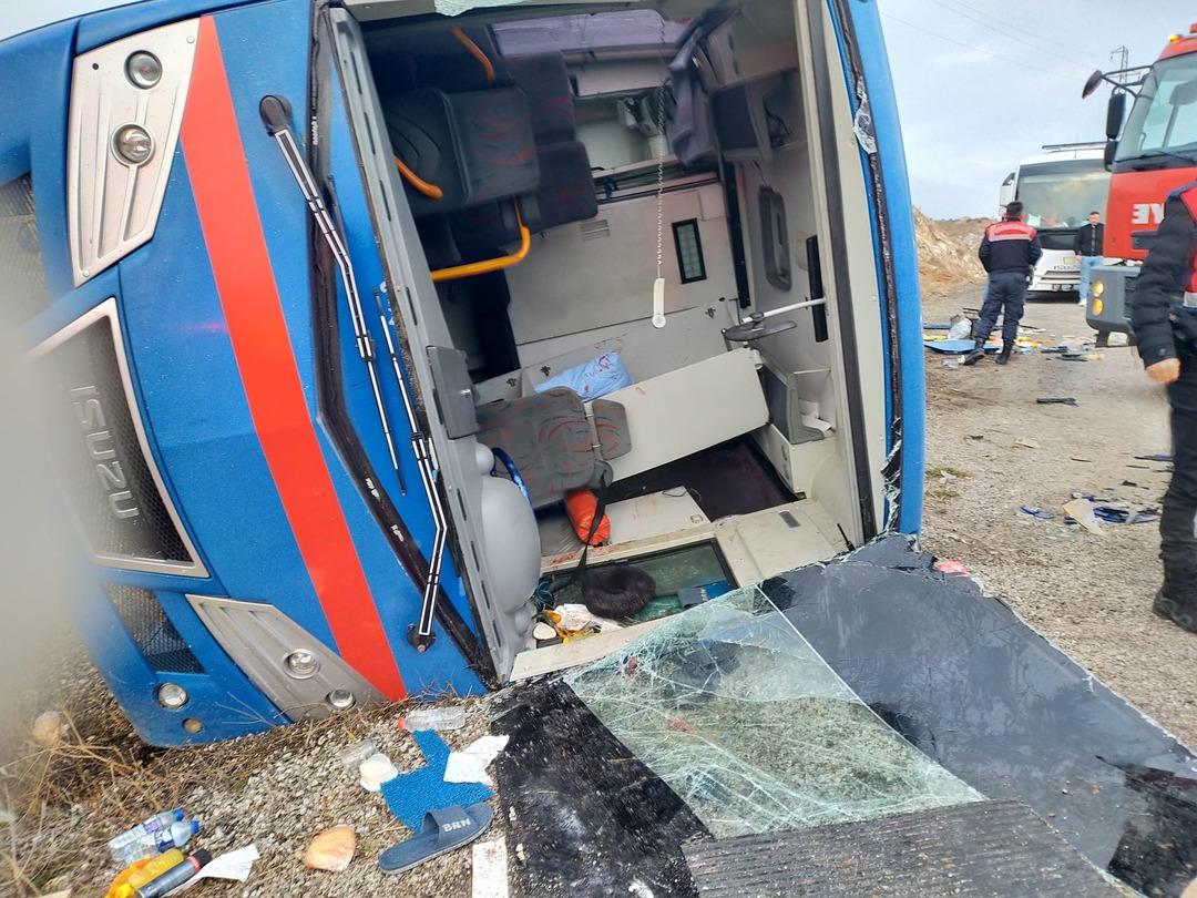 Sivas ta cezaevi aracı devrildi! Yaralılar var 1