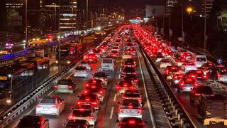 Son dakika: İstanbul'da akşam saatlerinde trafik yoğunluğu yüzde 72'ye çıktı