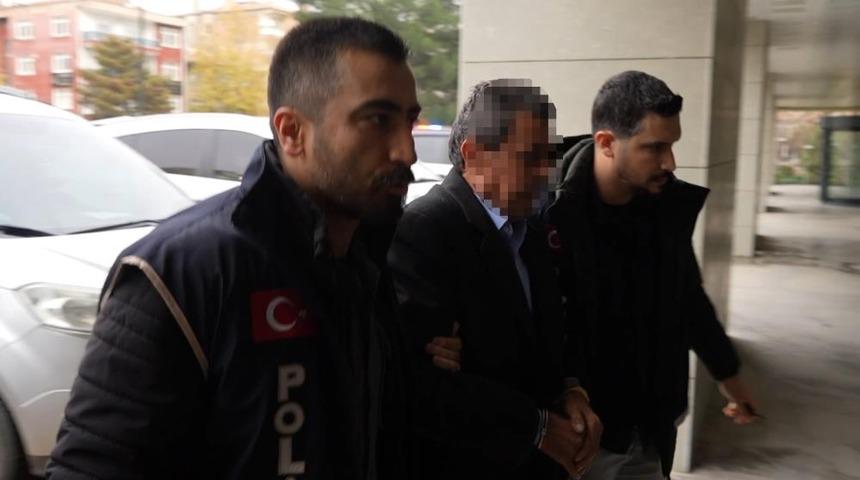 Avukatlık bürosunda bir kadını öldürüp gelinini ağır yaralayan kayınpeder tutuklandı