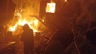 Son dakika: Adana'da yangın! Ev kullanılamaz hale geldi