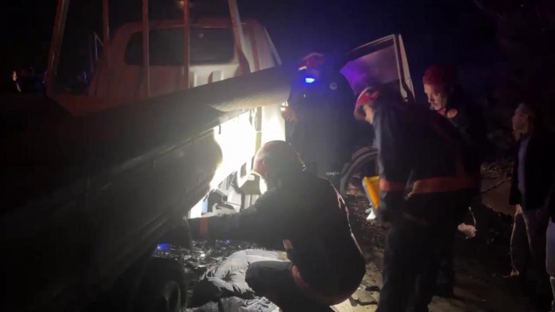 Sakarya da panelvan ile kamyonet çapıştı: 1 ölü, 3 yaralı 1