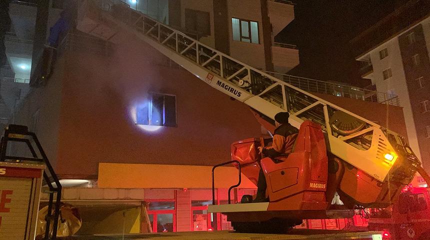 Rize'de depoda yangın! Kısa sürede söndürüldü