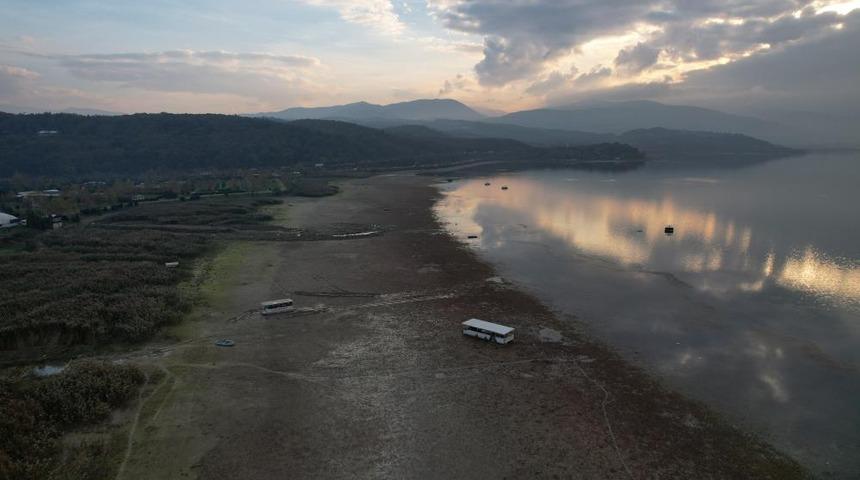 16 ilçenin muhtarları Sapanca Gölü için tek ses oldu: "Sanayinin değil yaşamın kaynağıdır"