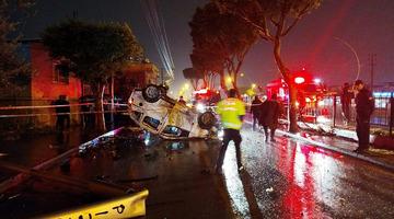 Mersin'de trafik kazası! Araç takla attı: Yaralılar var