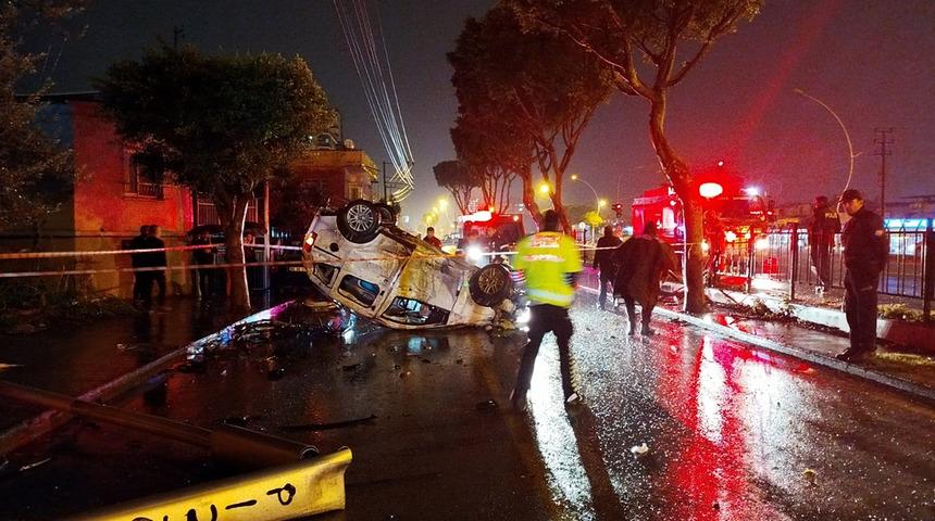 Mersin'de trafik kazası! Araç takla attı: Yaralılar var