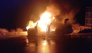 Park halindeki araç alev topu oldu, geriye hurda kaldı