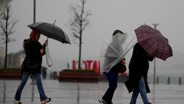Kar, sağanak yağış ve fırtına! Meteoroloji'den İstanbul dahil 22 il için sarı kodlu uyarı