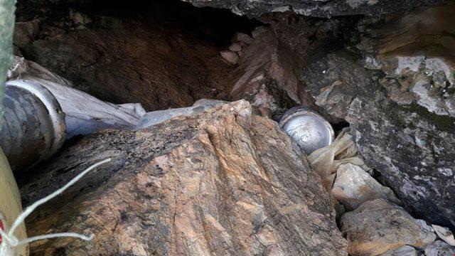 PKK sığınaklarında bomba düzenekleri ve yaşam malzemeleri bulundu