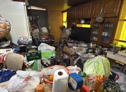 Trabzon'daki çöp ev ağızları açık bıraktı